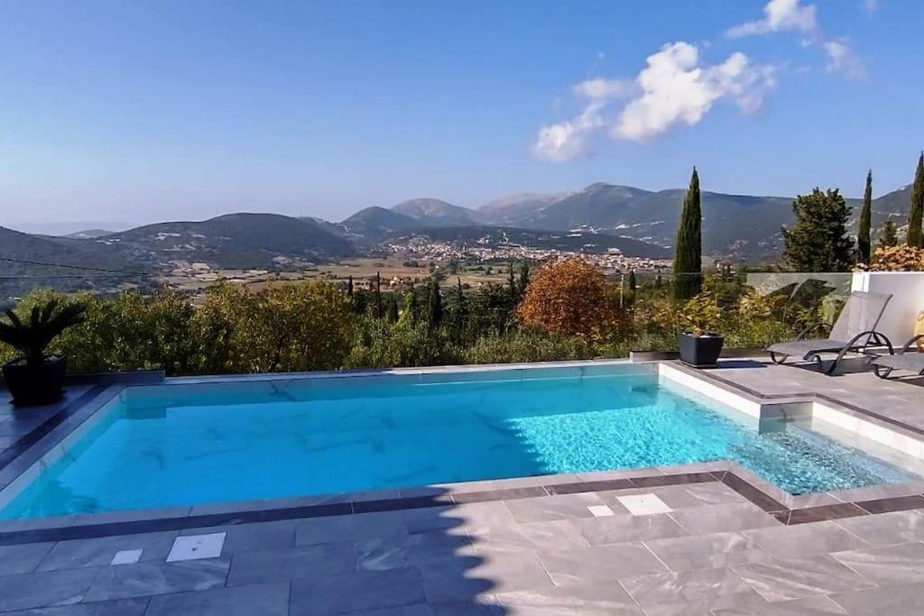 Katerina Kefalonia Vilă *